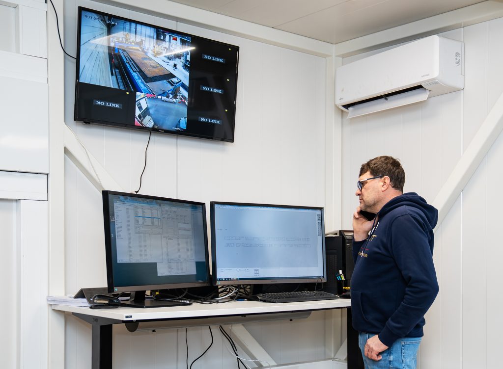 Pomppu kertoo, että vaikka rakennusalan tilanne on haastava, tulee kyselyitä jatkuvasti. Yrityksen tärkein myyntityökalu onkin hyvin tehty työ.

